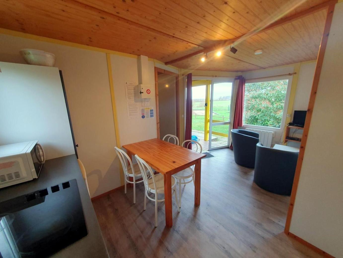 Les Chalets Du Quignon Autry-le-Chatel Zewnętrze zdjęcie