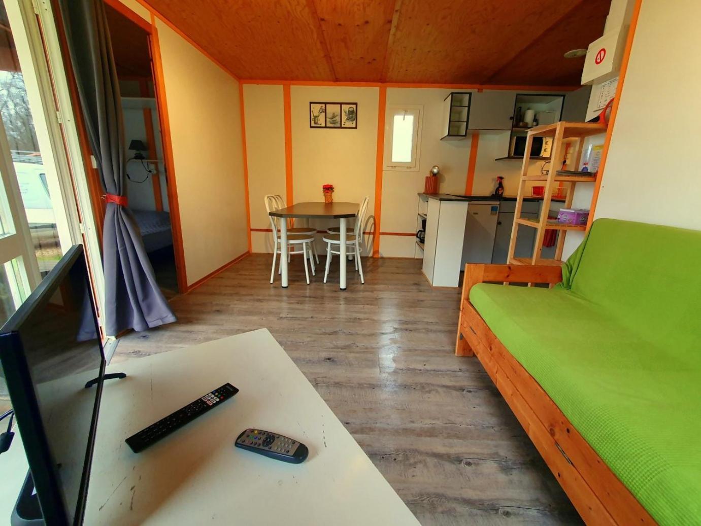 Les Chalets Du Quignon Autry-le-Chatel Zewnętrze zdjęcie