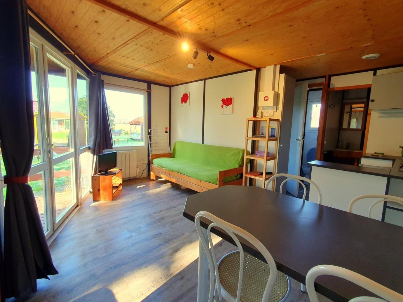Les Chalets Du Quignon Autry-le-Chatel Zewnętrze zdjęcie